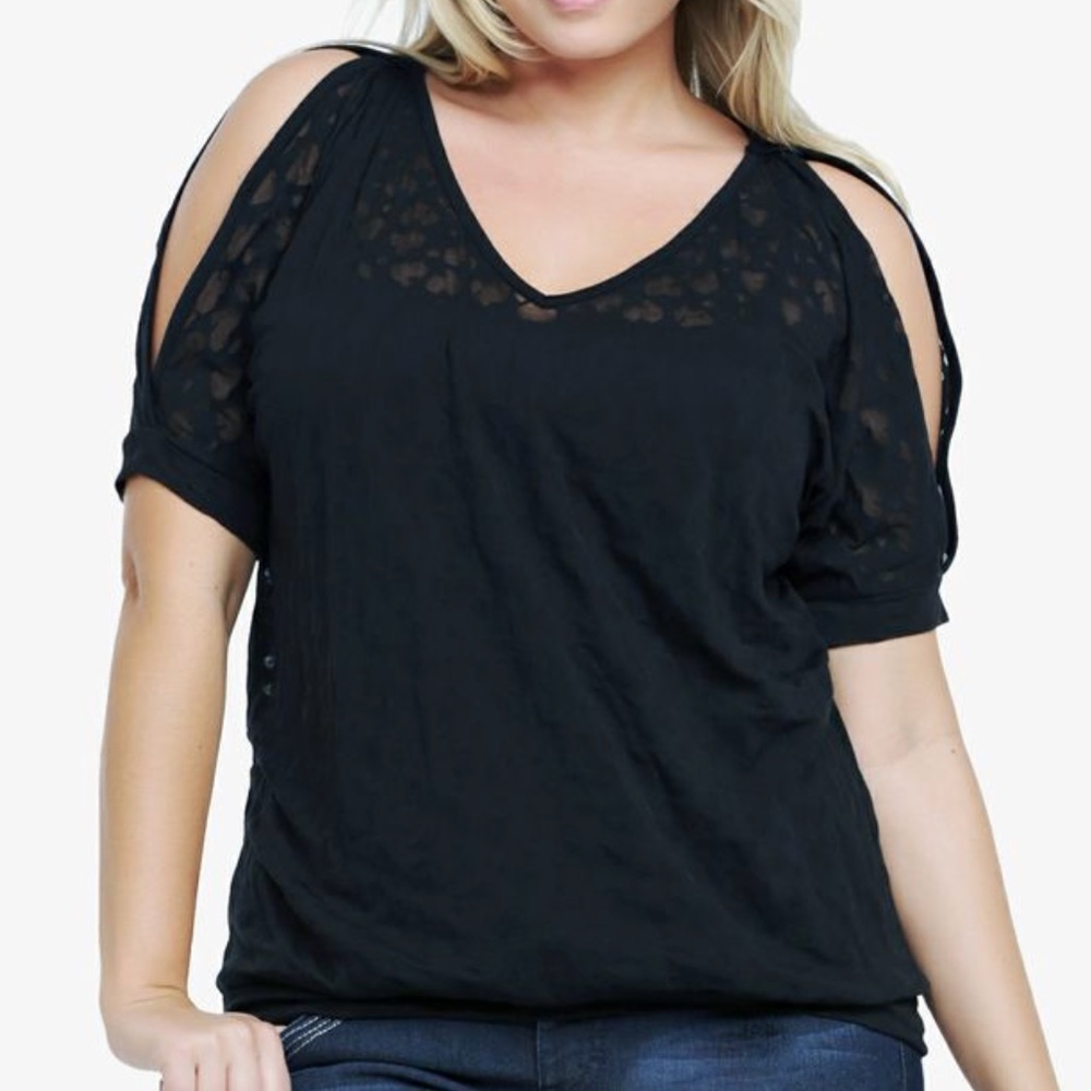Super cute and sexy torrid top